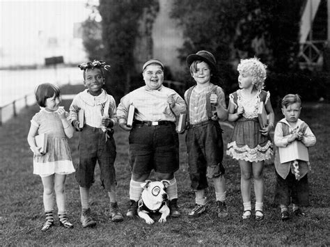  The Little Rascals: Un gruppo di scapestrati che affrontano avventure strampalate nell'America del 1912!